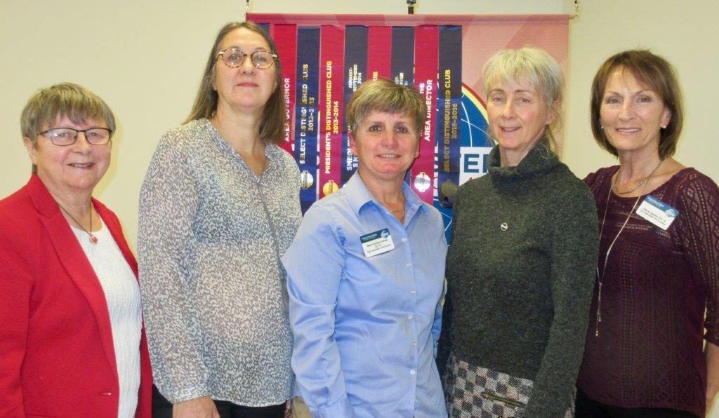 DEUX NOUVELLES MEMBRES INTRONISÉES AU CINB TOASTMASTERS YWCA QUÉBEC